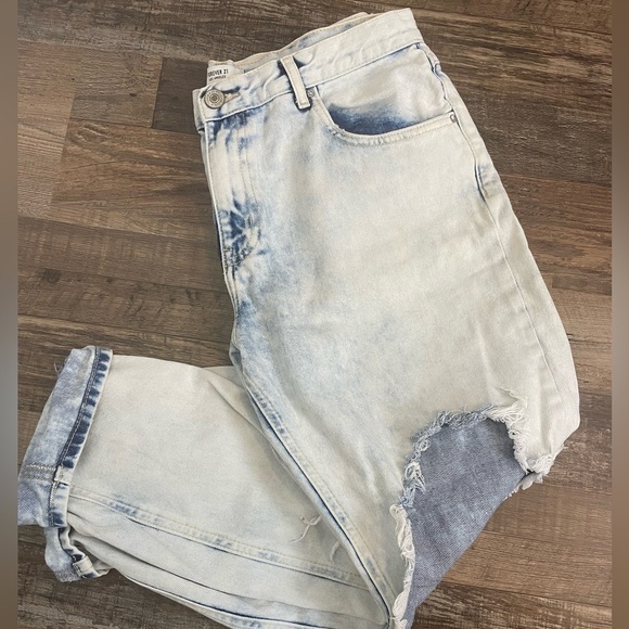 Forever 21 distressed cropped jeans - Picture 2 of 6